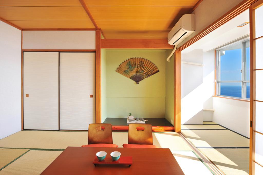 Onsen Hostel Hinoemi Атамі Номер фото