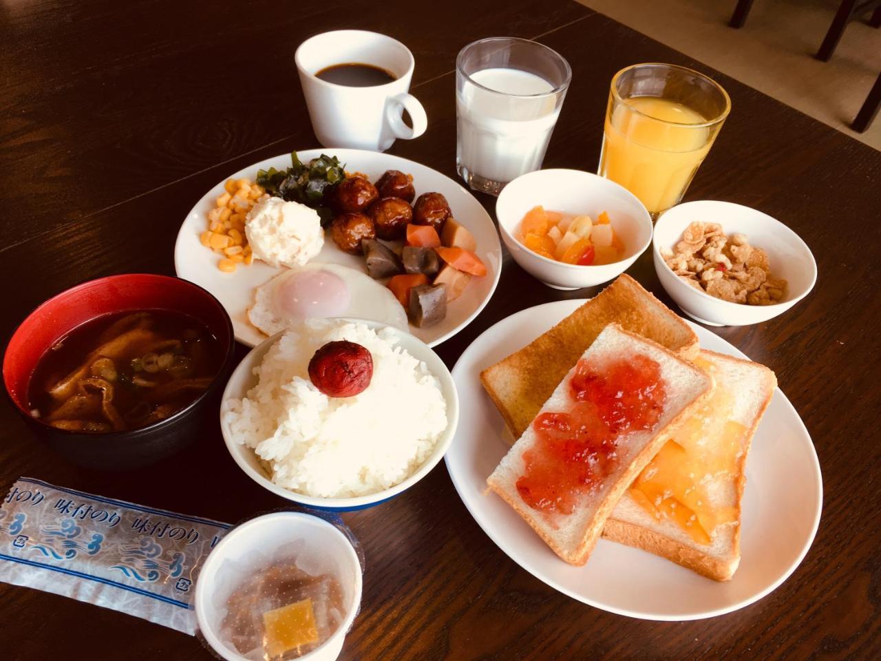 Onsen Hostel Hinoemi Атамі Екстер'єр фото