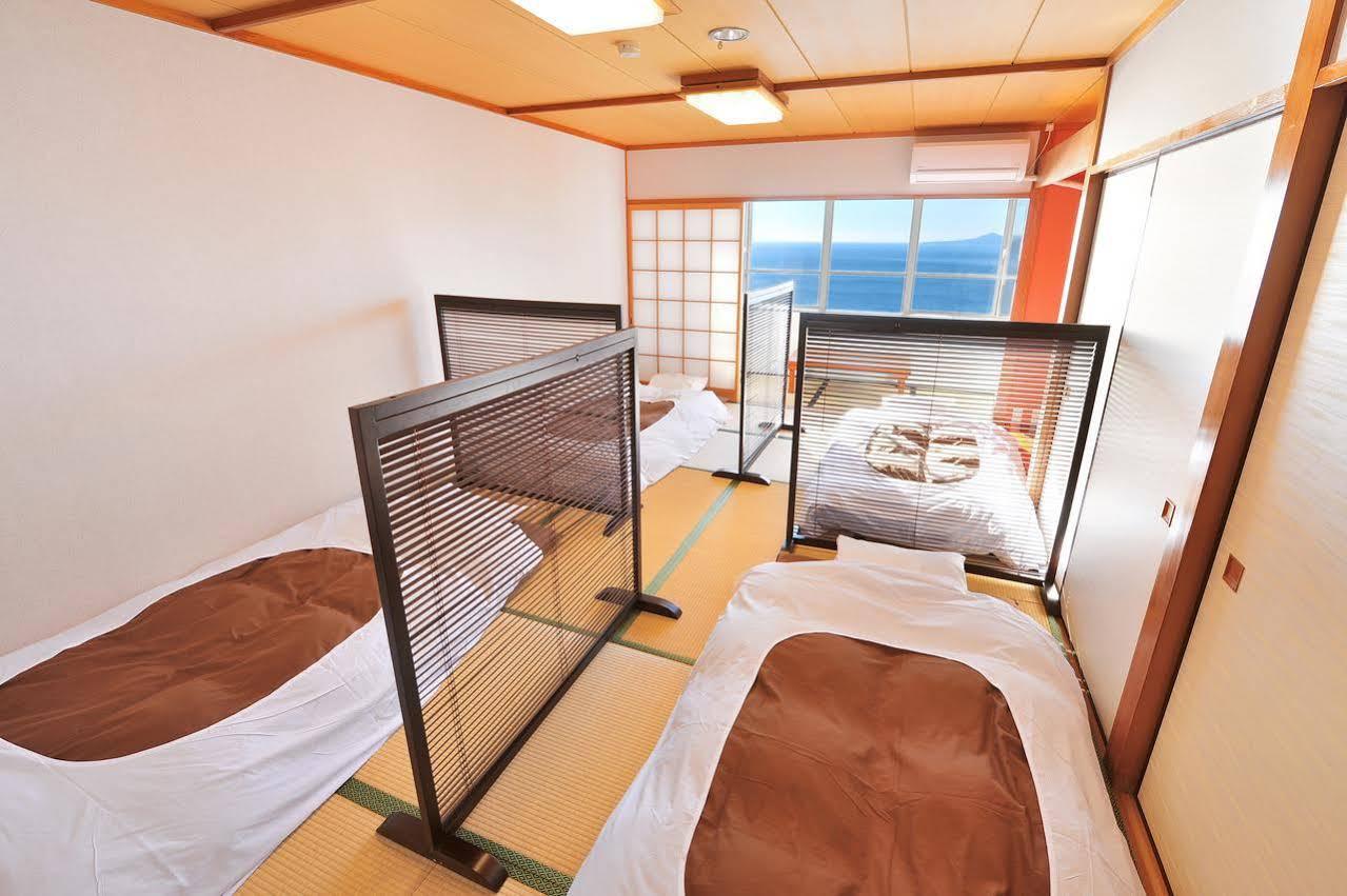 Onsen Hostel Hinoemi Атамі Екстер'єр фото