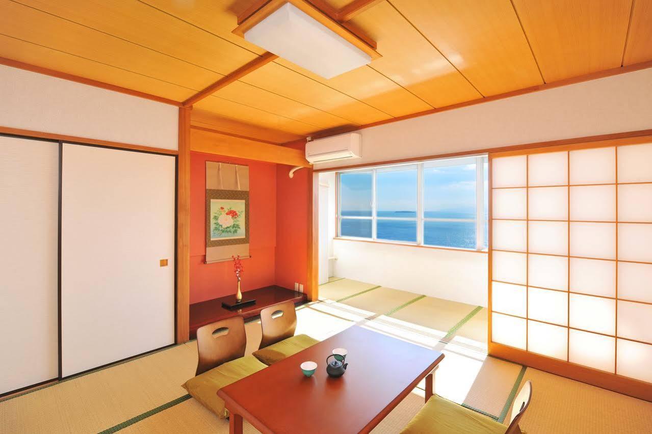 Onsen Hostel Hinoemi Атамі Екстер'єр фото